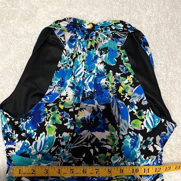 Dress - Picture 4 of 4